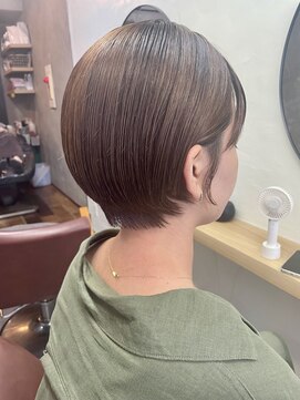 アメリラブ(ameri love) 耳かけ×小顔ショート×くすみベージュ