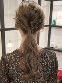 光に透ける！アッシュベージュ×大人ヘアアレンジ