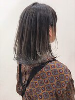 ラパンセ ブルー(LA PENSEE BLEU)&nbsp;【LA PENSEE】グレーグラデーションカラー 伸ばしかけ外ハネボブ