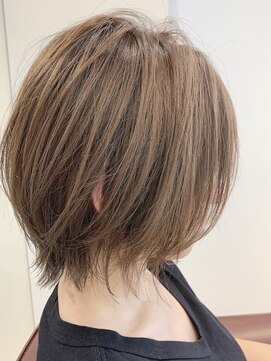 フェリーチェ(felice) ☆20代~40代に人気☆外ハネ 丸みショート☆