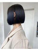 切りっぱなしミニボブ × ネイビーブルーのグラデーションカラー