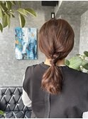 ひとつ結びでゆるアレンジ