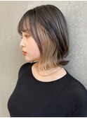 チラッと見えるインナーカラー/ミルクティーベージュ/ボブ