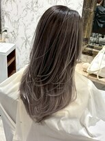 キャパ セントラル 天神 大名店(CAPA central)&nbsp;ハイライト　グレージュ レイヤーカット バレイヤージュ 20代