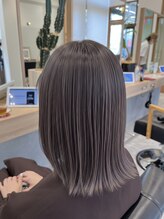 Q：派手になりすぎないダブルカラーはありますか？