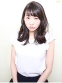 上品さ、女らしさは外さないポイントを押さえたオトナロング