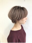 大人可愛い20代30代40代小顔ワンサイドショートボブ丸み前下がり