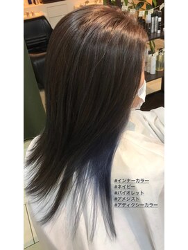 カドー(cadeau) ネイビーなインナーカラー