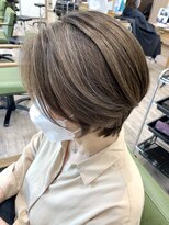 アンソメット 上津店(UN SOMMET) 40代50代ショート／白髪ぼかしハイライトカラー