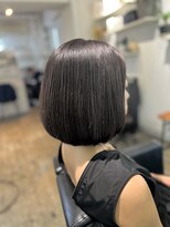 ツムグ 代官山店(TUMUGU)&nbsp;小顔ショートボブ丸みショート×パープルブラック白髪ぼかし