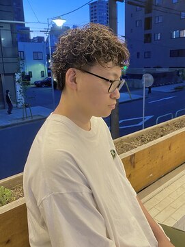 コミレ(COMILE) 大変身　メンズハイライトパーマ