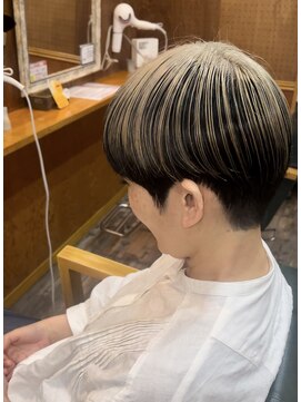 ヘアーサロン アトリエ(Hair salon ATORIE) ショートボブブリーチカラーアンブレラカラーデザインカラー