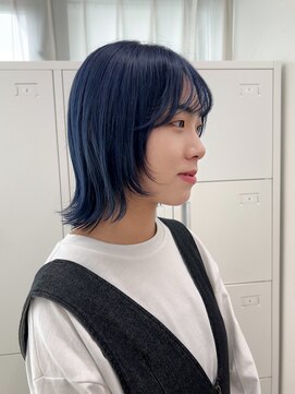 シーラス(cirrus) 【akari担当】ネイビー×ウルフカット20代/30代/40代/50代