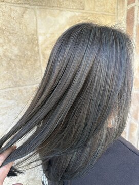 ティンク センター南 (Tink) ハイライト×グリーン×ミディアム