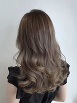 ハナレ(hanare) ヨシンモリ/大きめカール/ヘルシーロング/アッシュベージュ/清須