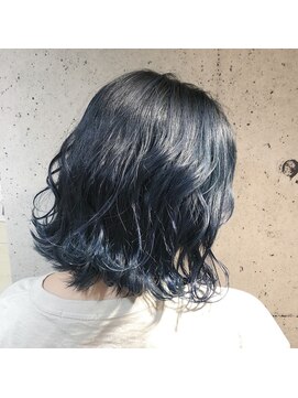 リラ バイ クオーレ(LIRA by CUORE) ブルージュ