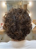 モコモコ個性的パーマ