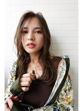 サングース(Sungoose) Sungoose カーキグレージュ大人かわいいフェザーバング