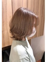 シャメル(Chamel)&nbsp;外ハネウルフボブ◇艶感透明感ある大人可愛いシアベージュ