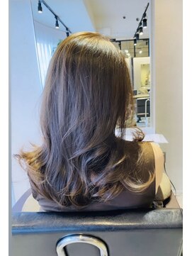 アン たまプラーザ(un) ミディアムグラデーション＋イルミナカラー＋髪質改善オージュア