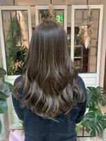 フラット 千葉(Flat.)&nbsp;ダークグレージュ×ゆるふわコテ巻き仕上げ【千葉】