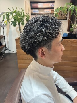 スープレックス ヘアーデザイン(SOUPREX HAIR DESIGN) ツーブロック大人メンズくりくりパーマ　20代 30代 40代 50代