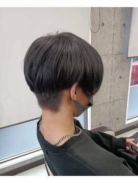 プログレス つくば店(PROGRESS by ヂェムクローバーヘアー) メンズカット、ブリーチ【ダークグレー】