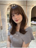 ■  デザインカラーレイヤーカットウェットヘアオリーブベージュ