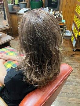 ニコ (Hair Salon Nico)の写真/50代のお客様も、ハイライトで白髪ぼかしをしたり、デザインカラーでおしゃれな白髪染めを楽しんでいます♪
