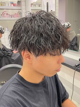エルマーク 渋谷(L-MARK) スパイラルパーマツイストパーマアップバング短髪メッシュ
