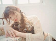 「風と遊ぶ、髪の動き。」