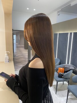 〈美髪縮毛矯正で整う美しさ〉シンメトリー柔らかレイヤー