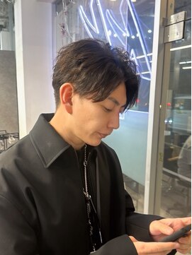 メンズサロン キング 梅田店(Men’s salon K!ng) フェザーショートアップバングセンターパートメンズハイライト