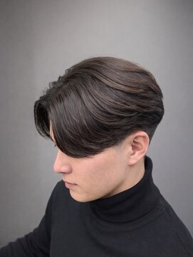 ガウディ 池袋店(Gaudi) 《フェード × センターパート》清潔感アップ！