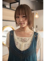 シー(thee) レイヤーボブ×ミルクティーベージュ