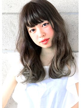 ラミ(L'ami) 『 プラチナグラデーション 』×『 毛束感 』 外国人風 long ☆
