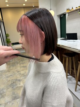 イル 大阪淀屋橋(i'll) 10代20代30代ショートイヤリングカラーベビーピンク前髪あり