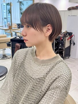 アンド ストーリーズ(&STORIES) 前髪あり耳掛け丸みくびれ大人ショートボブ20代30代40代50代*