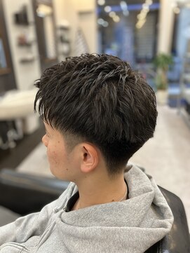 バックボーンバーバー 立川北口店(BACK.BONE.BARBER) ツーブロックショート