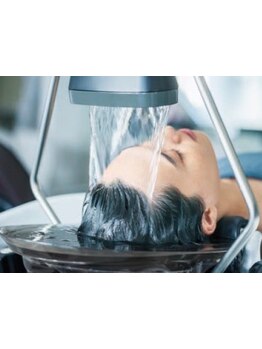 頭浸浴+ヘッドスパ＊炭酸ヘッドスパやエイジングスパで、いくつになっても健康で綺麗な美髪に導きます◎