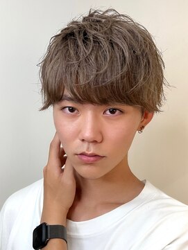 ルーム(Room) 無造作/刈り上げマッシュ/くすみベージュ/ツーブロック