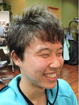 ユニサロンクボタの写真/【メンズに大人気】学生クーポン多数ご用意◎お顔剃り・眉カットと身だしなみを整えカッコイイをご提供！