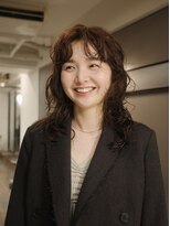 ネロ フタコタマガワ(NERO FUTAKOTAMAGAWA)&nbsp;【田中結】ミディアムレイヤー　ニュアンスパーマ　くるくる