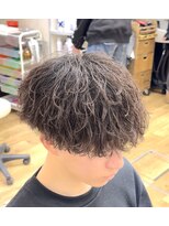 ヘアアンドフェイス ルースト(hair&face ROOST)&nbsp;MEN’S HAIR/サーフカール/刈り上げセンターパート/円町
