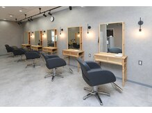 アグ ヘアー セレソ 桑名店(Agu hair Cerezo)の雰囲気(ゆったり寛げる居心地の良い空間です。※写真はイメージです。)