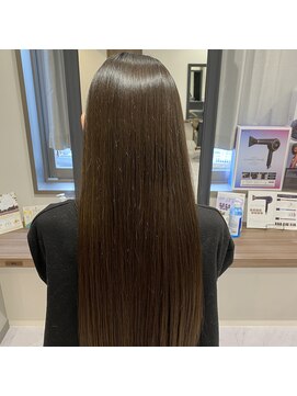 ピアーネ(PIANE) 光を纏った最高の輝き。美髪ロング