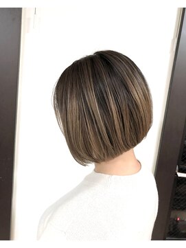 ダアッカ(da acca) 【バレイヤージュ×シャドールーツ/ミニボブ】