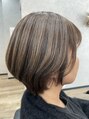 ナチュラル 美田園店(Natural)&nbsp;ショートボブ×ハイライト。白髪ぼかしにおすすめです。