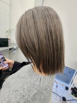 エニフォーイーストハム(Eni for eastham) ホワイトグレージュ/ブリーチ/ハイトーン/ミディアム