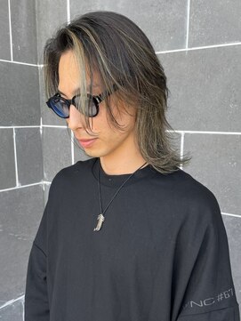 ディスコネクト(DISCO-N-NECT) メンズレイヤーカット　顔周りカット　外ハネ　ウルフ　アッシュ